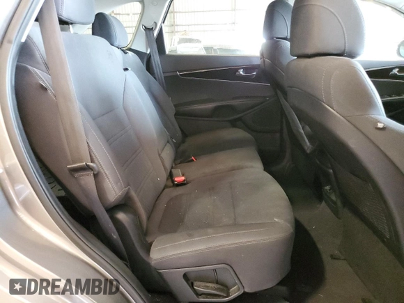 2017 Kia Sorento LX z VIN 5XYPG4A39HG273082, wystawiony jako Copart lot #60574165 z przebiegiem 169 808 mil mil oraz Czysty tytuł • Clean title. Historia ofert i sprzedaży dostępna na DreamBid. Obrazek 11.