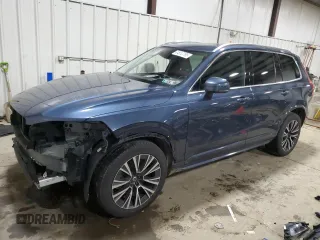 2022 Volvo XC90 Momentum with VIN YV4A221K2N1777983, listed as a Copart auction lot 44612795 with 27,763 mi miles and Salvage Title. Bid and sale history available at carsss.com. Image 1.