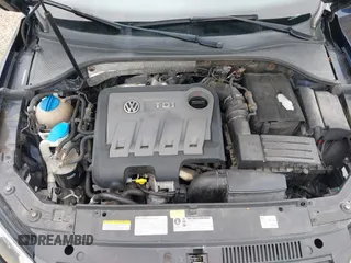 2014 Volkswagen Passat SE z VIN 1VWBN7A33EC085317, wystawiony jako IAAI lot #42400049 z przebiegiem 134 609 mil mil oraz . Historia ofert i sprzedaży dostępna na DreamBid. Obrazek 10.