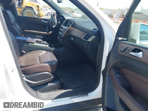 2014 Mercedes-Benz M 350 with VIN 4JGDA5HB2EA379792, listed as a IAAI auction lot 42104545 with 148,292 mi miles and . Bid and sale history available at carsss.com. Image 5.