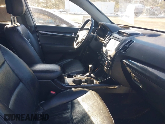 2014 Kia Sorento SX with VIN 5XYKWDA72EG452494, listed as a IAAI auction lot 41690977 with 143,099 mi miles. Bid and sale history available at carsss.com. Image 5.
