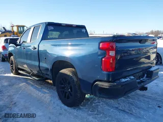 2019 Chevrolet Silverado 1500 LT with VIN 1GCRYDEK3KZ313060, listed as a IAAI auction lot 41633134 with 141,748 mi miles. Bid and sale history available at carsss.com. Image 3.
