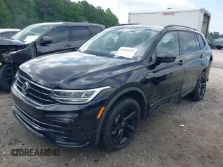 2023 Volkswagen Tiguan SE R-Line Black с VIN 3VVCB7AX3PM131427, выставлен на аукционе IAAI как лот 42314267 с пробегом 19 250 миль миль и . История ставок и продаж доступна на DreamBid. Изображение 18.