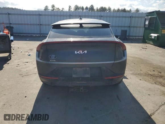 2022 Kia EV6 Wind z VIN KNDC3DLC0N5031485, wystawiony jako Copart lot #54117835 z przebiegiem Nie podano mil oraz Szkoda całkowita • Salvage title. Historia ofert i sprzedaży dostępna na DreamBid. Obrazek 6.