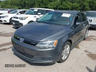 2013 Volkswagen Jetta Hybrid SE с VIN 3VW637AJ5DM263330, выставлен на аукционе IAAI как лот 42540756 с пробегом 109 164 миль миль и . История ставок и продаж доступна на DreamBid. Изображение 2.