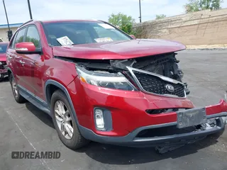 2014 Kia Sorento LX z VIN 5XYKT4A60EG485851, wystawiony jako IAAI lot #42239472 z przebiegiem 123 573 mil mil oraz . Historia ofert i sprzedaży dostępna na DreamBid. Obrazek 1.