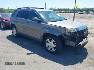 2011 GMC Terrain SLT-1 z VIN 2CTFLUE5XB6354295, wystawiony jako IAAI lot #42021546 z przebiegiem 130 318 mil mil oraz . Historia ofert i sprzedaży dostępna na DreamBid. Obrazek 1.