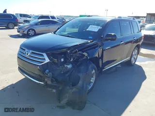 2013 Toyota Highlander Limited with VIN 5TDYK3EHXDS136734, listed as a IAAI auction lot 40932374 with 51,025 mi miles. Bid and sale history available at carsss.com. Image 18.