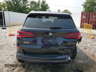 2021 BMW X5 xDrive40i with VIN 5UXCR6C07M9H68711, listed as a Copart auction lot 58984535 with 35,826 mi miles and Salvage title. Bid and sale history available at DreamBid. Image 6.