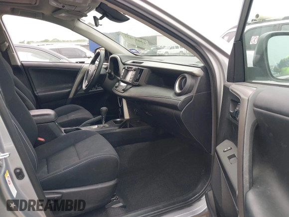 2018 Toyota RAV4 XLE с VIN 2T3WFREV0JW409842, выставлен на аукционе IAAI как лот 42057521 с пробегом 145 915 миль миль и . История ставок и продаж доступна на DreamBid. Изображение 5.