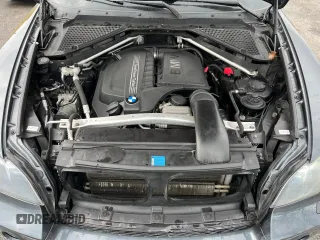 2011 BMW X5 35i with VIN 5UXZV4C58BL401755, listed as a Copart auction lot 49190535 with 104,082 mi miles and Clean Title. Bid and sale history available at carsss.com. Image 7.