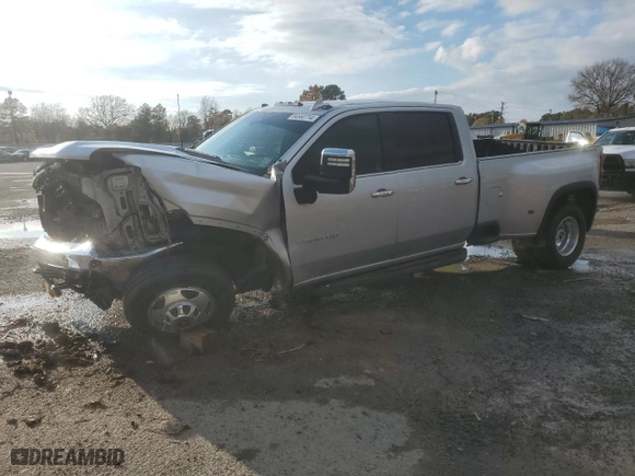 2022 Chevrolet Silverado 3500HD LTZ with VIN 1GC4YUEY1NF163633, listed as a Copart auction lot 84660714 with 121,857 mi miles and Salvage Title. Bid and sale history available at carsss.com. Image 1.