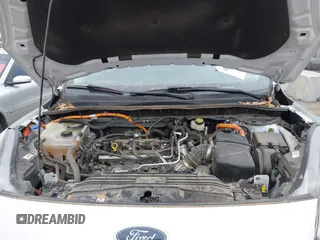 2022 Ford Escape SE Hybrid with VIN 1FMCU9BZ7NUA48866, listed as a IAAI auction lot 41552593 with 89,227 mi miles and . Bid and sale history available at carsss.com. Image 10.