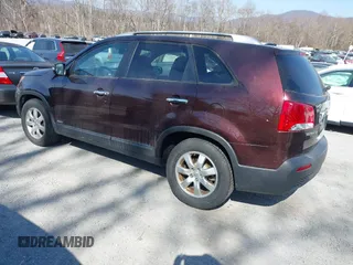 2012 Kia Sorento LX with VIN 5XYKTDA22CG286925, listed as a IAAI auction lot 41766103 with 163,522 mi miles. Bid and sale history available at carsss.com. Image 3.