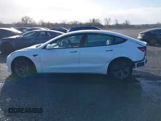2023 Tesla Model 3 z VIN 5YJ3E1EAXPF505951, wystawiony jako IAAI lot #41535421 z przebiegiem Nie podano mil oraz . Historia ofert i sprzedaży dostępna na DreamBid. Obrazek 14.