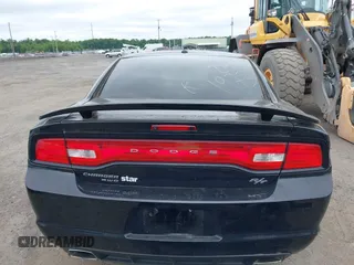 2014 Dodge Charger RT Plus with VIN 2C3CDXDT6EH187041, listed as a IAAI auction lot 39443589 with 62,981 mi miles. Bid and sale history available at carsss.com. Image 17.