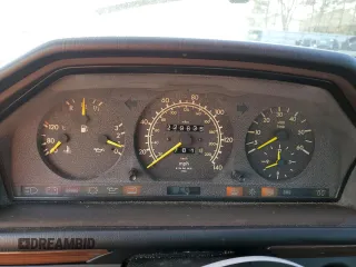 1993 Mercedes-Benz 300 with VIN WDBEB28E6PB878265, listed as a Copart auction lot 50939465 with 229,635 mi miles and Clean Title. Bid and sale history available at DreamBid. Image 9.