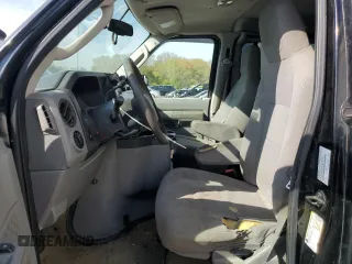 2013 Ford Econoline Passenger XL z VIN 1FBSS3BLXDDB07751, wystawiony jako Copart lot #54320155 z przebiegiem 177 443 mil mil oraz Szkoda całkowita • Salvage title. Historia ofert i sprzedaży dostępna na DreamBid. Obrazek 7.