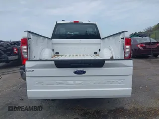 2022 Ford F-250 XL z VIN 1FT7W2BT3NEC98831, wystawiony jako IAAI lot #41851281 z przebiegiem 24 876 mil mil oraz . Historia ofert i sprzedaży dostępna na DreamBid. Obrazek 16.