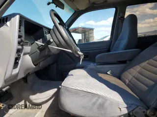 1994 Ford Explorer Eddie Bauer z VIN 1FMDU34X2RUE80560, wystawiony jako Copart lot #56334755 z przebiegiem 167 719 mil mil oraz Czysty tytuł • Clean title. Historia ofert i sprzedaży dostępna na DreamBid. Obrazek 7.