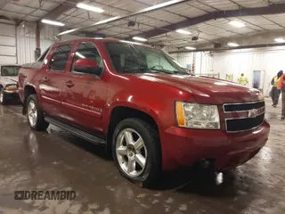 2007 Chevrolet Avalanche LTZ with VIN 3GNFK12357G231927, listed as a IAAI auction lot 41605499 with 174,915 mi miles. Bid and sale history available at carsss.com. Image 1.