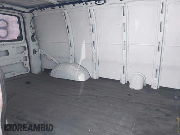 2005 Chevrolet Express Cargo with VIN 1GCFG15X151190930, listed as a IAAI auction lot 40196270 with Not provided miles and . Bid and sale history available at DreamBid. Image 8.