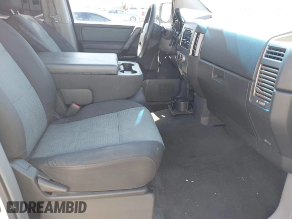 2004 Nissan Titan LE z VIN 1N6AA07B14N528418, wystawiony jako IAAI lot #42281318 z przebiegiem 200 902 mil mil oraz . Historia ofert i sprzedaży dostępna na DreamBid. Obrazek 5.