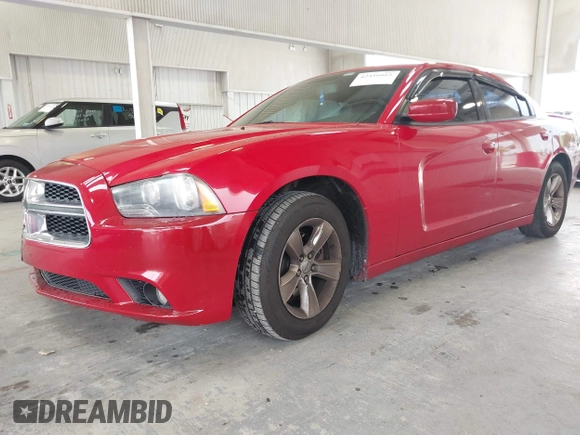 2013 Dodge Charger SXT z VIN 2C3CDXHG4DH532045, wystawiony jako IAAI lot #42416661 z przebiegiem 131 547 mil mil oraz . Historia ofert i sprzedaży dostępna na DreamBid. Obrazek 17.