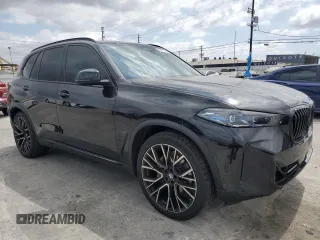 2024 BMW X5 sDrive40i z VIN 5UX13EU01R9V06527, wystawiony jako Copart lot #54611085 z przebiegiem 13 886 mil mil oraz Szkoda całkowita • Salvage title. Historia ofert i sprzedaży dostępna na DreamBid. Obrazek 4.