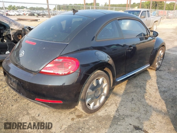 2013 Volkswagen Beetle 2.5L w/Sun/Sound/Nav с VIN 3VWJP7AT7DM677581, выставлен на аукционе IAAI как лот 42429868 с пробегом Не указан миль и . История ставок и продаж доступна на DreamBid. Изображение 4.