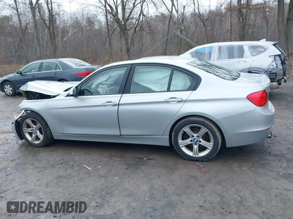 2013 BMW 3 Series 328i xDrive with VIN WBA3B5C59DF595961, listed as a IAAI auction lot 41951160 with 111,517 mi miles. Bid and sale history available at carsss.com. Image 14.
