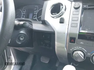 2018 Toyota Tundra 2WD SR5 with VIN 5TFEY5F12JX229395, listed as a IAAI auction lot 41860401 with 211,706 mi miles. Bid and sale history available at carsss.com. Image 6.