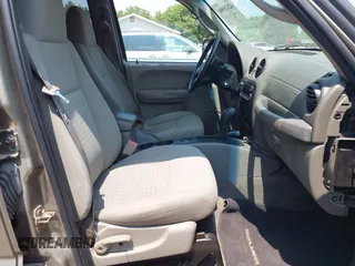 2006 Jeep Liberty Sport z VIN 1J4GL48K96W224905, wystawiony jako IAAI lot #42426906 z przebiegiem 168 159 mil mil oraz . Historia ofert i sprzedaży dostępna na DreamBid. Obrazek 5.