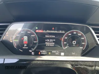 2024 Audi Q8 e-tron Premium Plus z VIN WA15AAGE7RB025662, wystawiony jako Copart lot #52006665 z przebiegiem 18 760 mil mil oraz Szkoda całkowita • Salvage title. Historia ofert i sprzedaży dostępna na DreamBid. Obrazek 9.
