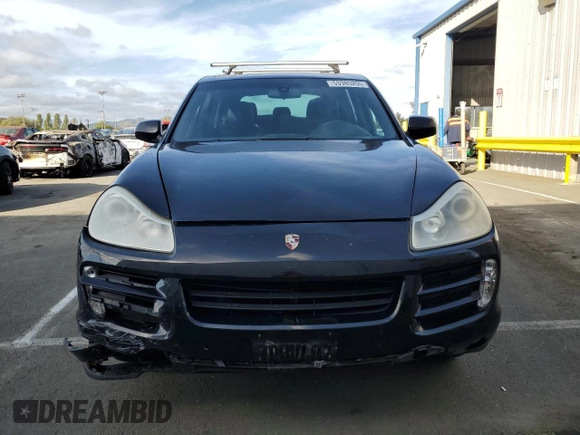 2010 Porsche Cayenne z VIN WP1AA2AP9ALA08542, wystawiony jako Copart lot #53385205 z przebiegiem 136 484 mil mil oraz Tytuł czysty. Historia ofert i sprzedaży dostępna na DreamBid. Obrazek 5.