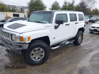 2007 Hummer H3 SUV with VIN 5GTDN13E978173651, listed as a IAAI auction lot 41865862 with 149,857 mi miles. Bid and sale history available at carsss.com. Image 2.