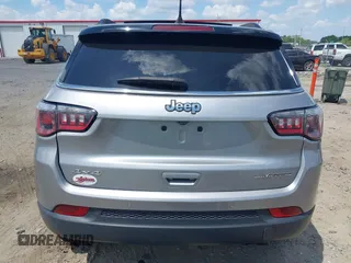 2018 Jeep Compass Limited z VIN 3C4NJDCB3JT369267, wystawiony jako IAAI lot #42181693 z przebiegiem 96 511 mil mil oraz . Historia ofert i sprzedaży dostępna na DreamBid. Obrazek 16.