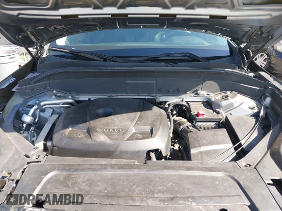2018 Volvo XC90 Momentum with VIN YV4102PK3J1341909, listed as a IAAI auction lot 41992093 with 1 mi miles. Bid and sale history available at carsss.com. Image 10.