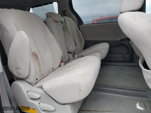 2014 Toyota Sienna LE AAS with VIN 5TDKK3DC2ES433932, listed as a Copart auction lot 43232555 with 232,674 mi miles and Salvage Title. Bid and sale history available at carsss.com. Image 11.