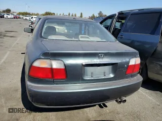 1997 Honda Accord EX with VIN 1HGCD5668VA113949, listed as a Copart auction lot 72819714 with 250,206 mi miles and Salvage Title. Bid and sale history available at DreamBid. Image 6.