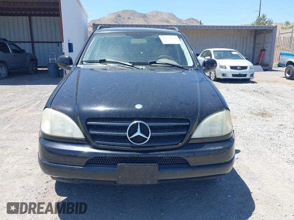 2001 Mercedes-Benz M 320/430/500 z VIN 4JGAB54E21A228753, wystawiony jako IAAI lot #42524834 z przebiegiem 181 107 mil mil oraz . Historia ofert i sprzedaży dostępna na DreamBid. Obrazek 6.