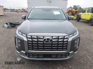 2024 Hyundai Palisade Calligraphy z VIN KM8R7DGE5RU806672, wystawiony jako IAAI lot #42119069 z przebiegiem 8 325 mil mil oraz . Historia ofert i sprzedaży dostępna na DreamBid. Obrazek 13.