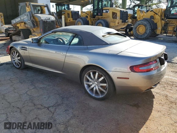 2007 Aston Martin DB9 z VIN SCFAD02A47GB07685, wystawiony jako Copart lot #75868414 z przebiegiem Nie podano mil oraz Szkody całkowita. Historia ofert i sprzedaży dostępna na DreamBid. Obrazek 2.
