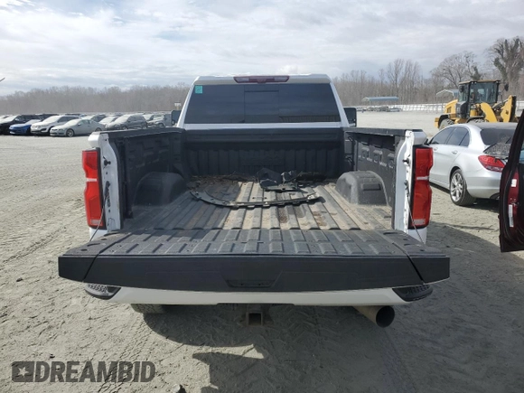 2024 Chevrolet Silverado 3500HD High Country with VIN 1GC4YVEY0RF124804, listed as a Copart auction lot 47888825 with 33,100 mi miles and Salvage Title. Bid and sale history available at carsss.com. Image 6.