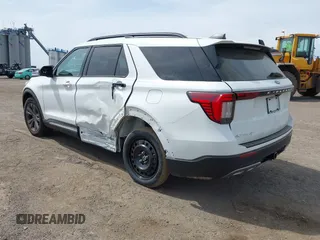 2025 Ford Explorer Active z VIN 1FMUK8DH3SGA67689, wystawiony jako IAAI lot #42134141 z przebiegiem 3 920 mil mil oraz . Historia ofert i sprzedaży dostępna na DreamBid. Obrazek 3.