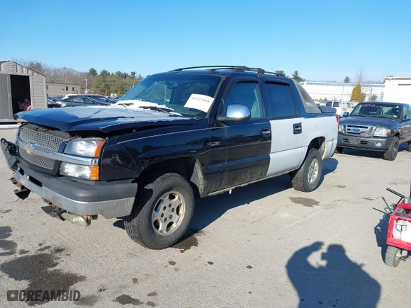 2005 Chevrolet Avalanche Z71 with VIN 3GNEK12ZX5G210052, listed as a IAAI auction lot 41327694 with 145,716 mi miles. Bid and sale history available at carsss.com. Image 2.