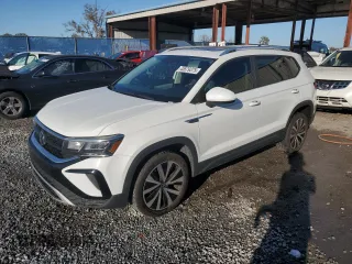 2022 Volkswagen Taos SE z VIN 3VVTX7B25NM095693, wystawiony jako Copart lot #45579375 z przebiegiem 41 956 mil mil oraz Szkody całkowita. Historia ofert i sprzedaży dostępna na DreamBid. Obrazek 1.