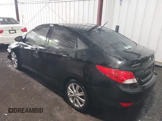 2012 Hyundai Accent GLS z VIN KMHCU4AEXCU059553, wystawiony jako IAAI lot #42207435 z przebiegiem 122 796 mil mil oraz . Historia ofert i sprzedaży dostępna na DreamBid. Obrazek 3.