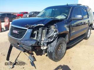 2008 GMC Yukon SLE w/3SA with VIN 1GKFC13C48J115787, listed as a IAAI auction lot 41825682 with 263,533 mi miles. Bid and sale history available at carsss.com. Image 6.