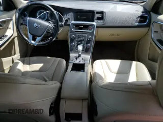 2013 Volvo S60 T5 Premier z VIN YV1612FS5D2186974, wystawiony jako Copart lot #57960215 z przebiegiem 142 598 mil mil oraz Szkody całkowita. Historia ofert i sprzedaży dostępna na DreamBid. Obrazek 8.